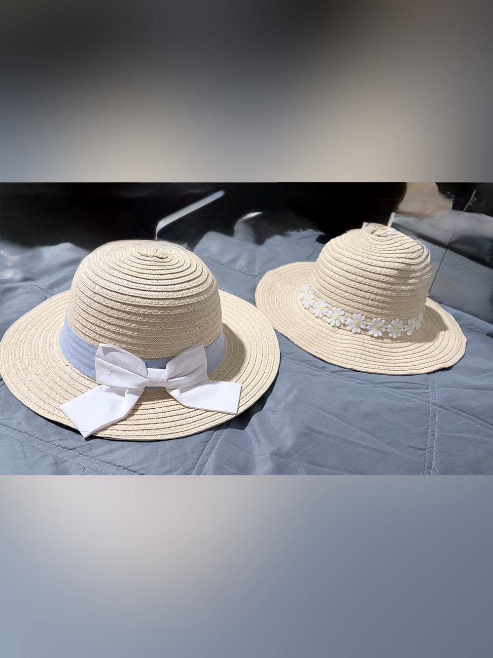 4 Cream-colored straw hat with decorative bows for girls.
